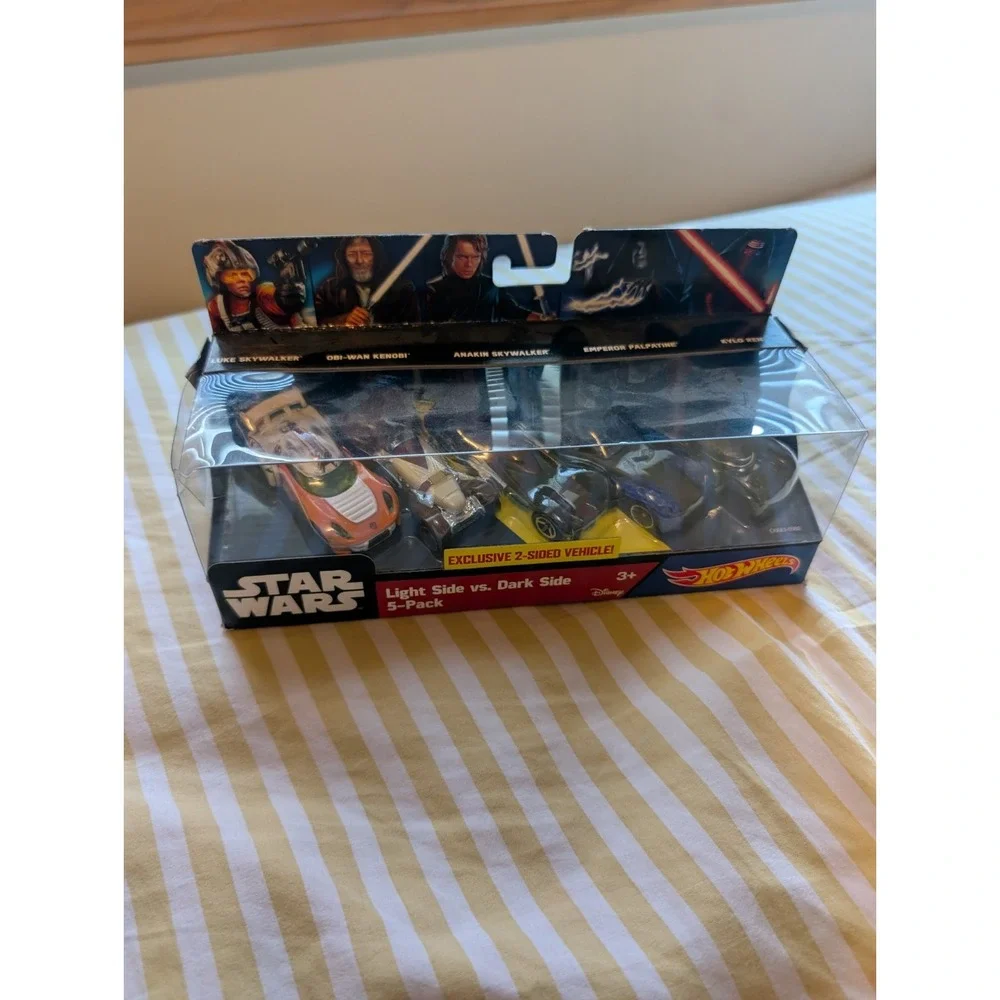 Hot Wheels Star Wars Light Side vs. Dark Side 5-Pack Diecast Car 1:64 Exclusive